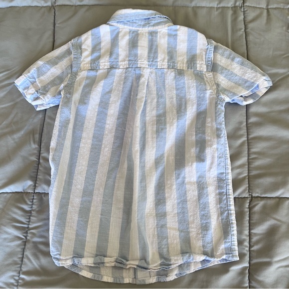 Lot of 2 Boys Button up shirt - 1 Children’s Place & 1 Carters Size 4T - Picture 9 of 10